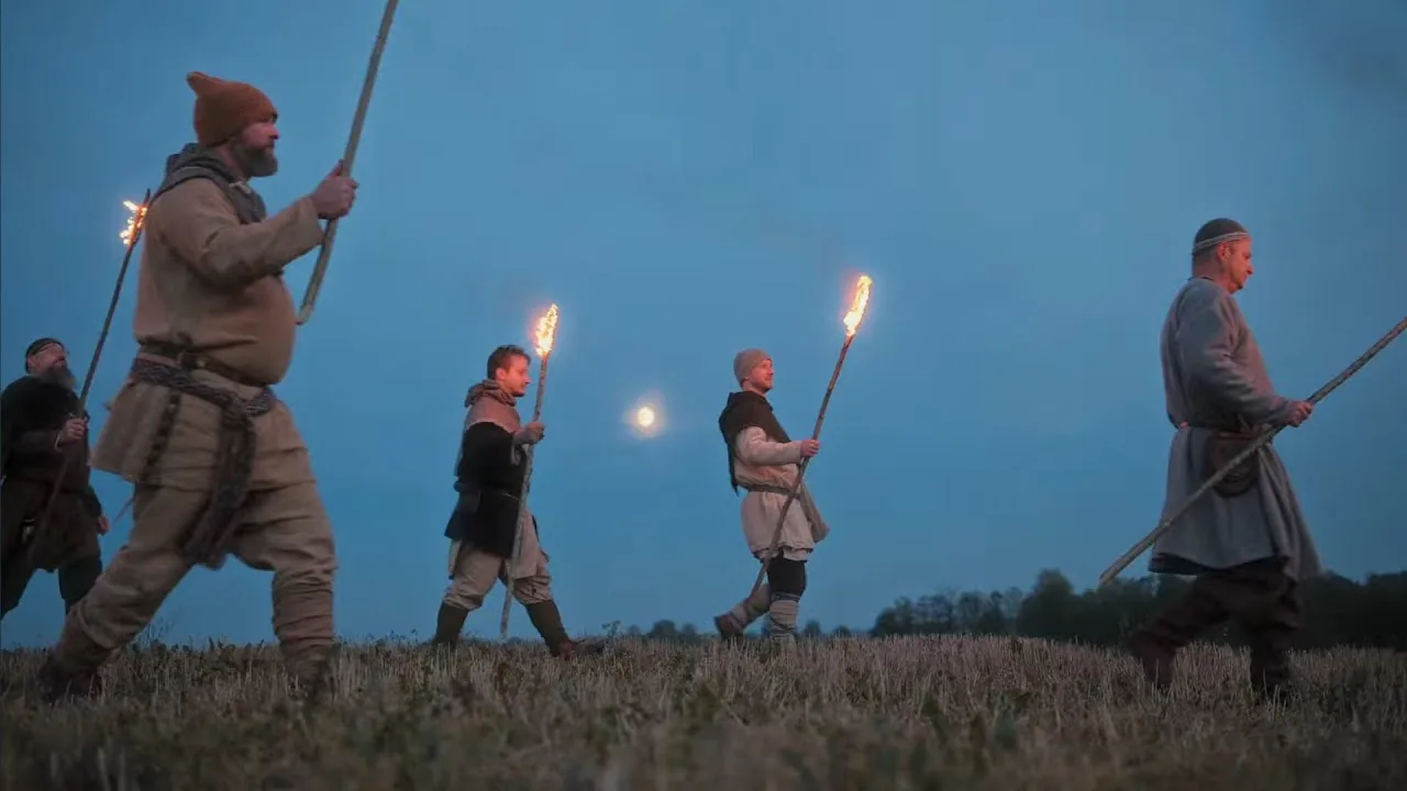 Kadras iš „Kaukai 2025“ atkuriamosios istorijos festivalio video